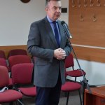 Zdjęcie przedstawia przemawiającego Posła na Sejm Dariusza Wieczorka