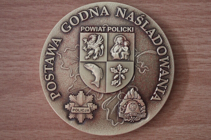 Rewers medalu "Postawa godna naśladowania"
