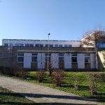 front budynku pływalni