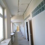 hol przy szatniach pływalni