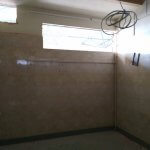 okna w szatni damskiej pływalni