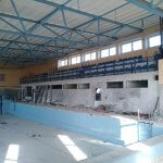 trybuny na basenie pływalni