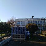 główne wejście budynku pływalni