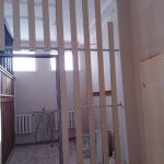 wejście do szatni damskiej pływalni