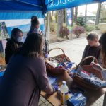 Przekazanie upominków za udział w akcji stomatologicznej