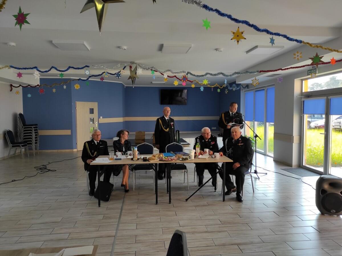 Członkowie Koła Emerytów i Rencistów Pożarnictwa RP w Policach