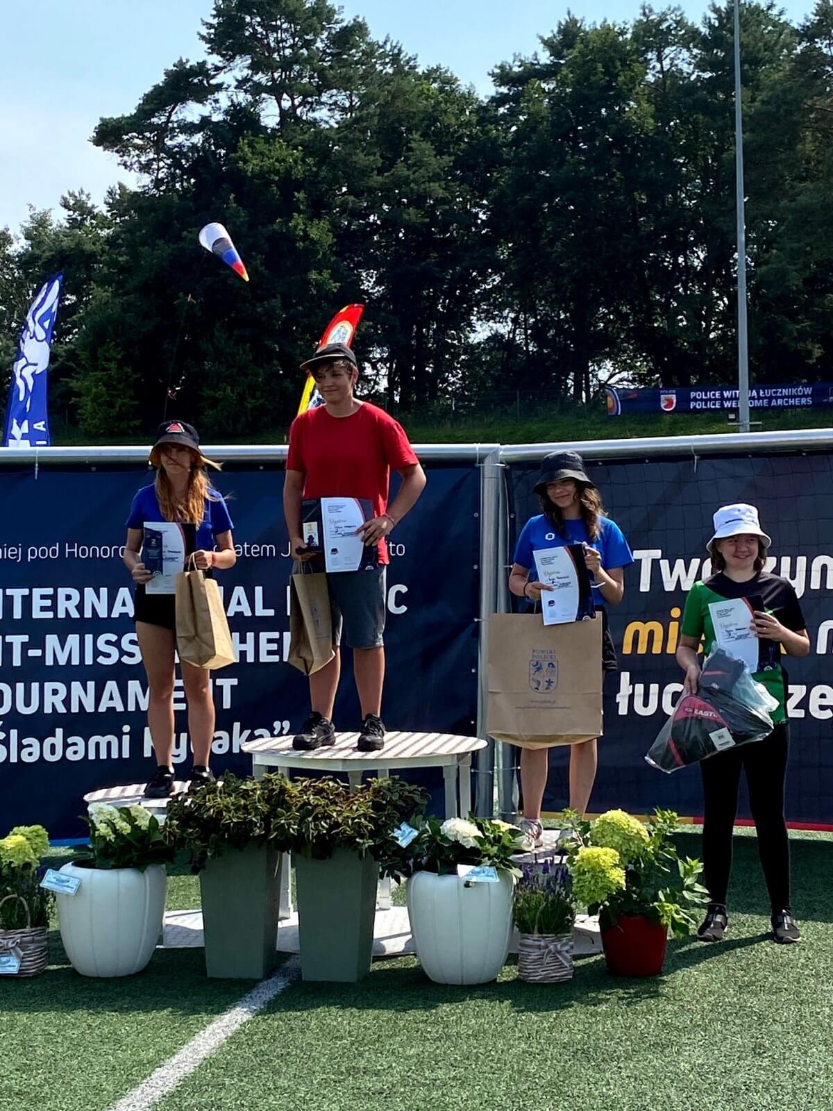 Zwycięzcy na podium w turnieju "Śladami Rybaka"