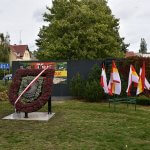 Płaskorzeźba herbu Polic