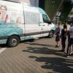 Uczniowie czekają na wizytę dentystyczną