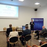 Starosta Policki Andrzej Bednarek przemawia podczas konferencji