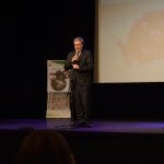 Zastępca Burmistrza Polic Maciej Greinert przemawia na scenie