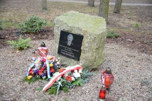 Obelisk pamięci Longina Komołowskiego