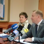 Członek Zarządu Powiatu w Policach podczas konferencji