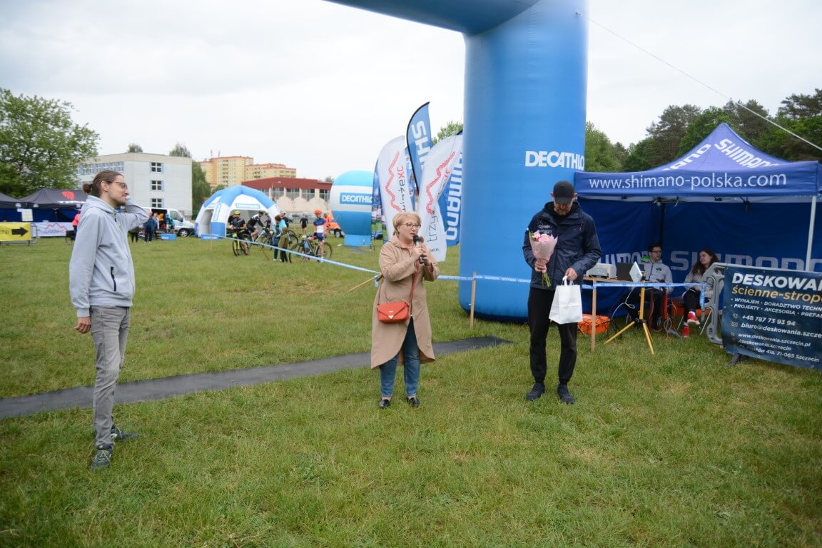Wicestarosta Policki Joanna Napiwodzka podczas otwarcia zawodów