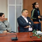 Przedstawiciele Powiatu Polickiego z wykonawcą robót podczas podpisania umowy