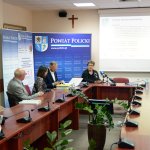 Przedstawiciele Powiatu Polickiego z wykonawcą robót podczas podpisania umowy