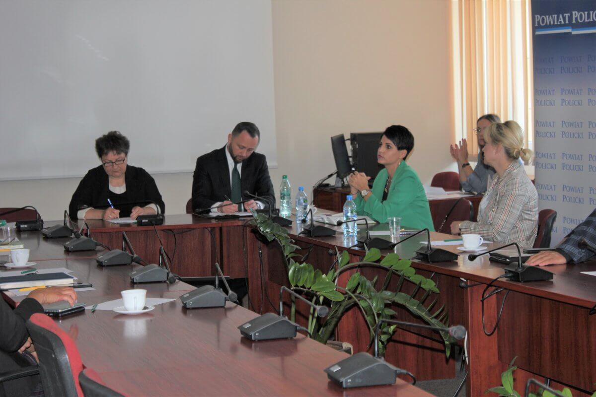 Przedstawiciele Powiatu na VII Posiedzeniu Rady Rynku Pracy w Policach w dniu 21 czerwca 2022