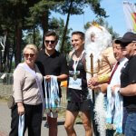 Wspólne zdjęcie ze zwycięzcą "Biegu Neptuna"