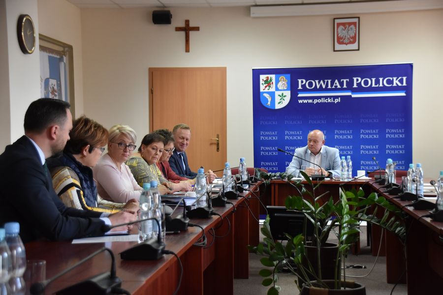 Forum Samorządowe na sali sesyjnej