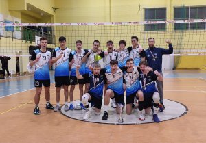 Drużyna siatkarska SMS Police na grupowym zdjęciu