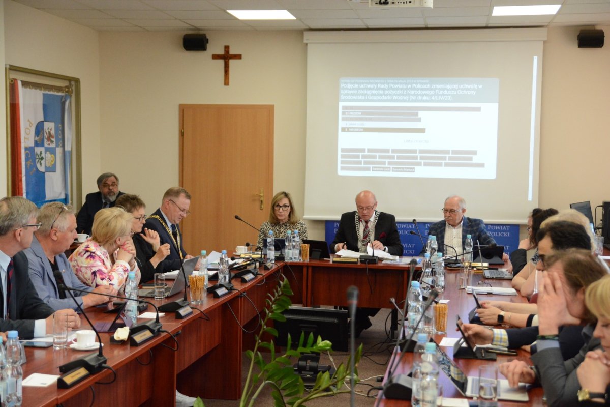 Obrady LIV sesji Rady Powiatu w Policach