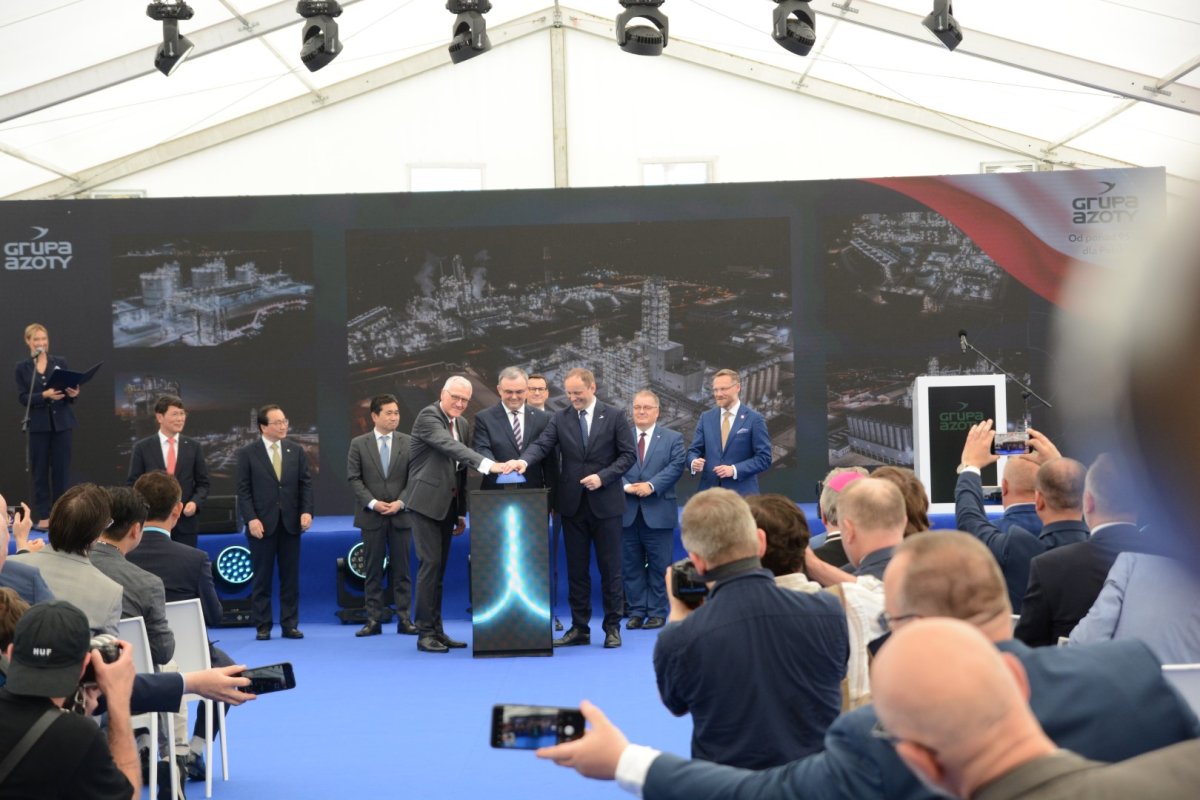 Uroczyste uruchomienie instalacji poprzez naciśnięcie przycisku