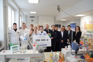 Uczestnicy spotkania na zdjęciu grupowym