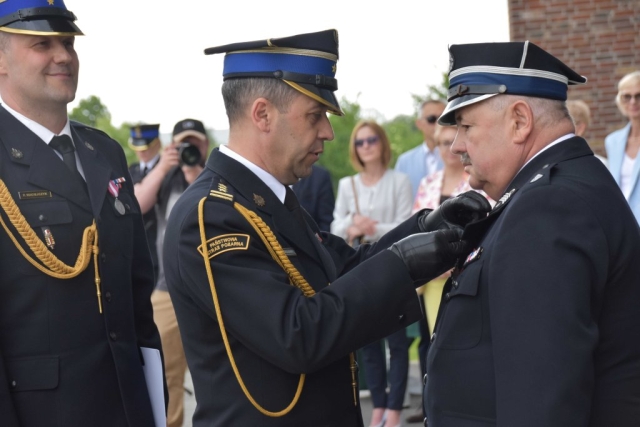 Nadanie odznaczenia przez Państwową Straż Pożarną.