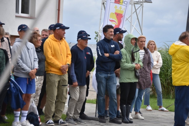 Uczestnicy wydarzenia zebrani na zakończeniu