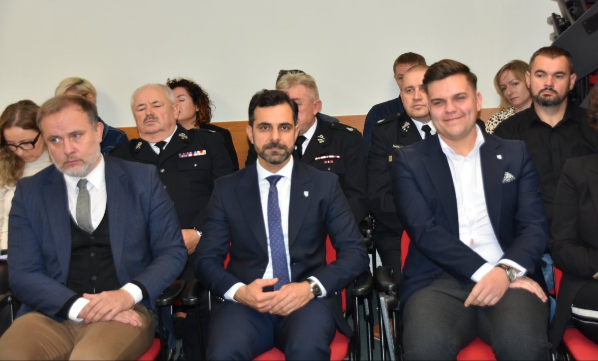 Przedstawiciele Powiatu Polickiego na sesji