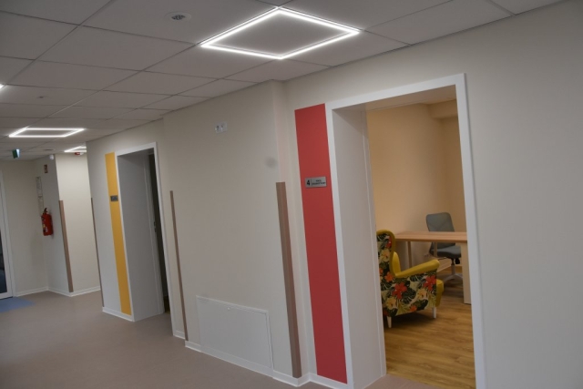 Sale, widok z korytarza