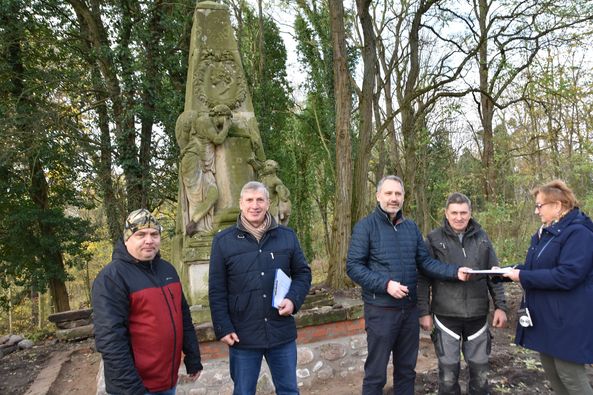 Odbiór I etapu prac nad pomnikiem, uczestnicy wydarzenia