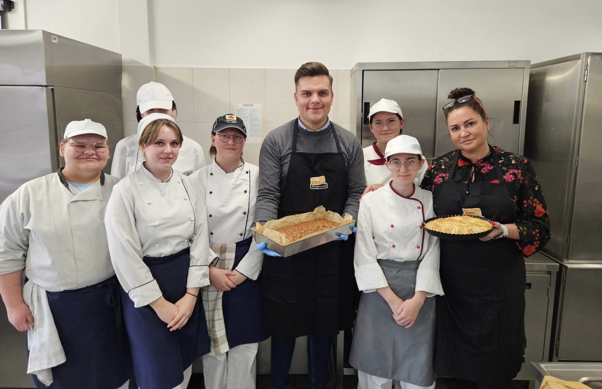 Wicestarosta Policki biorąc udział w akcji