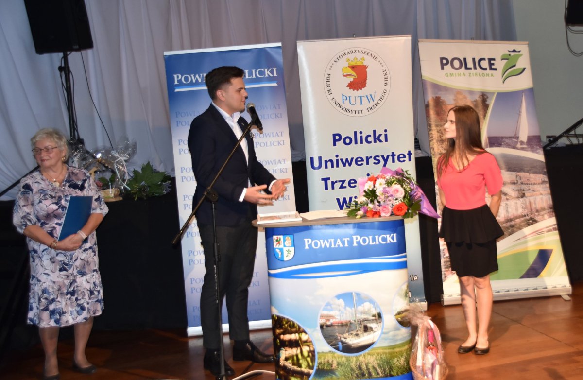 Wicestarosta Policki przemawia na wydarzeniu