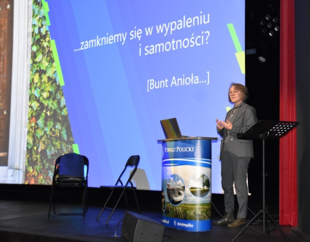 Prezentacja podczas wydarzenia omawiana przez przelegenta.