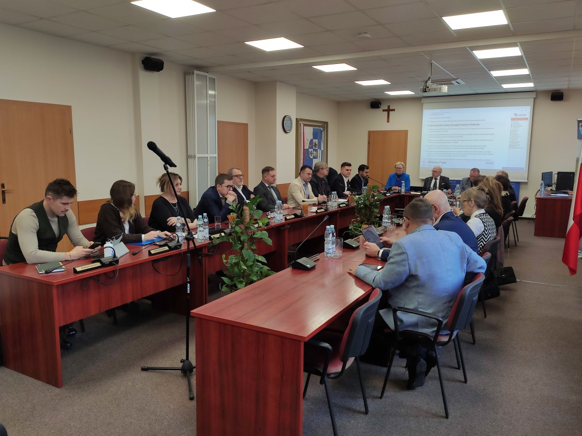 Radni na sali sesyjnej