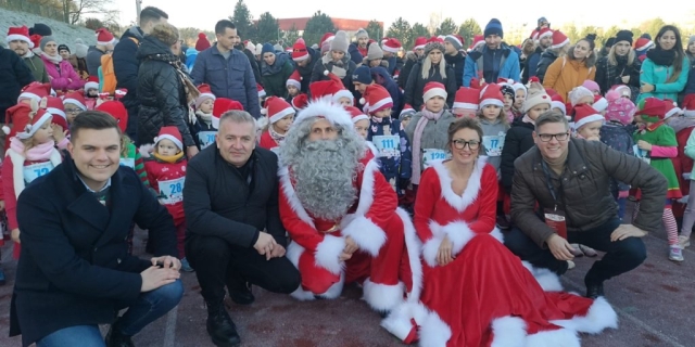Grupowe zdjęcie uczestników wydarzenia