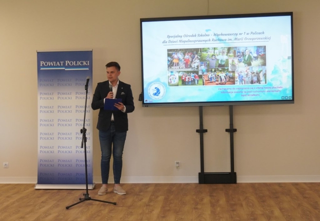 Wicestarosta Policki otwiera wydarzenie