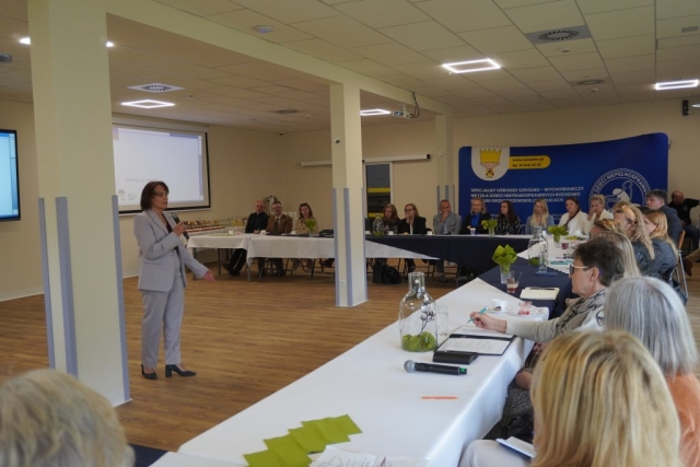Pani Dyrektor Poradni Psychologiczno-Pedagogicznej w Policach odpowiada na zadane pytanie